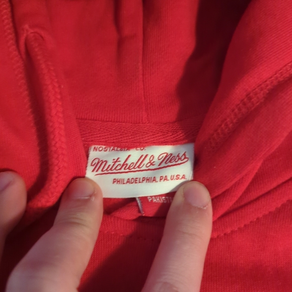 Mitchell and Ness Toronto Raptors L Hoodie and Red Black Hat Adjb Cap Gift-A-Lot - Picture 3 of 7